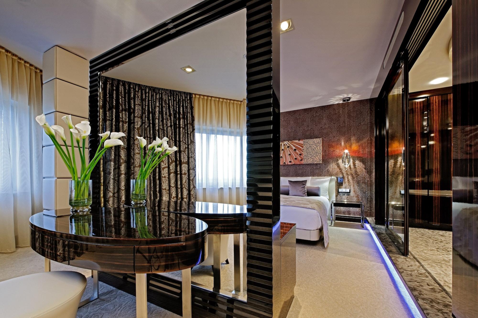 Hilton Frankfurt Airport 4*