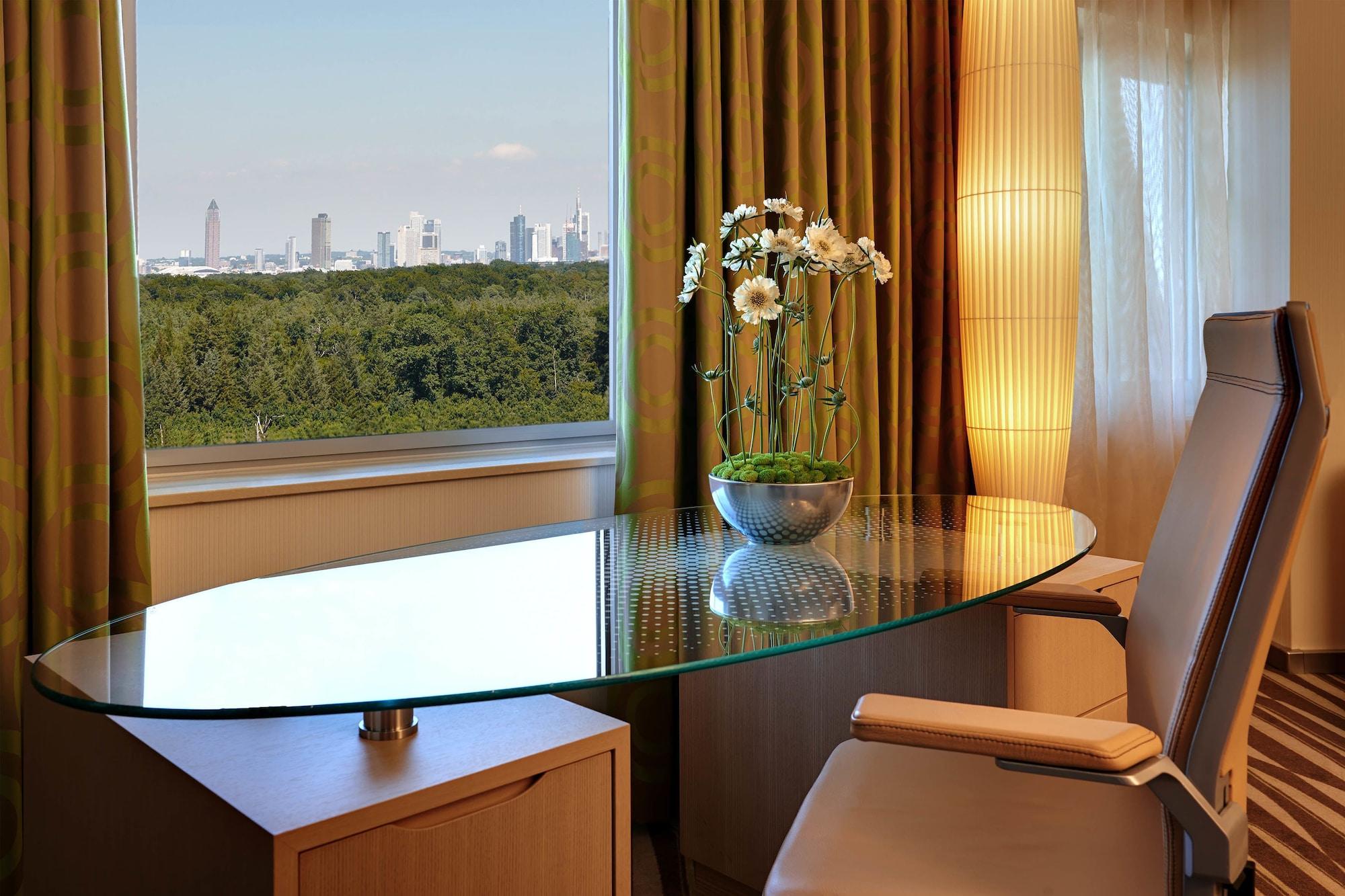 Hilton Frankfurt Airport Отель