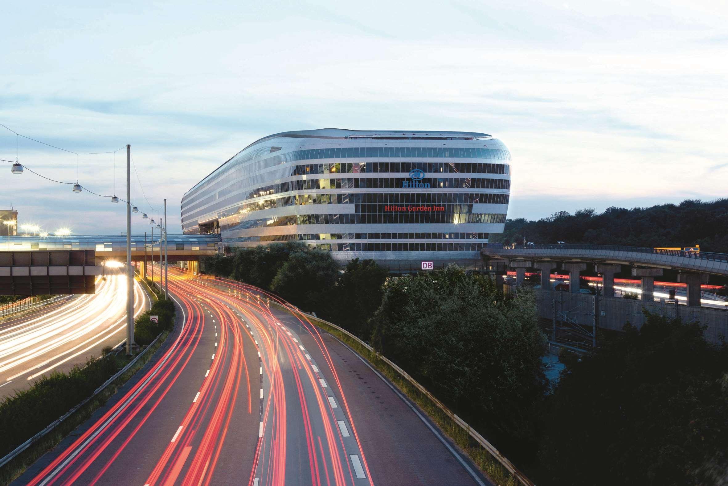 Hilton Frankfurt Airport 4*