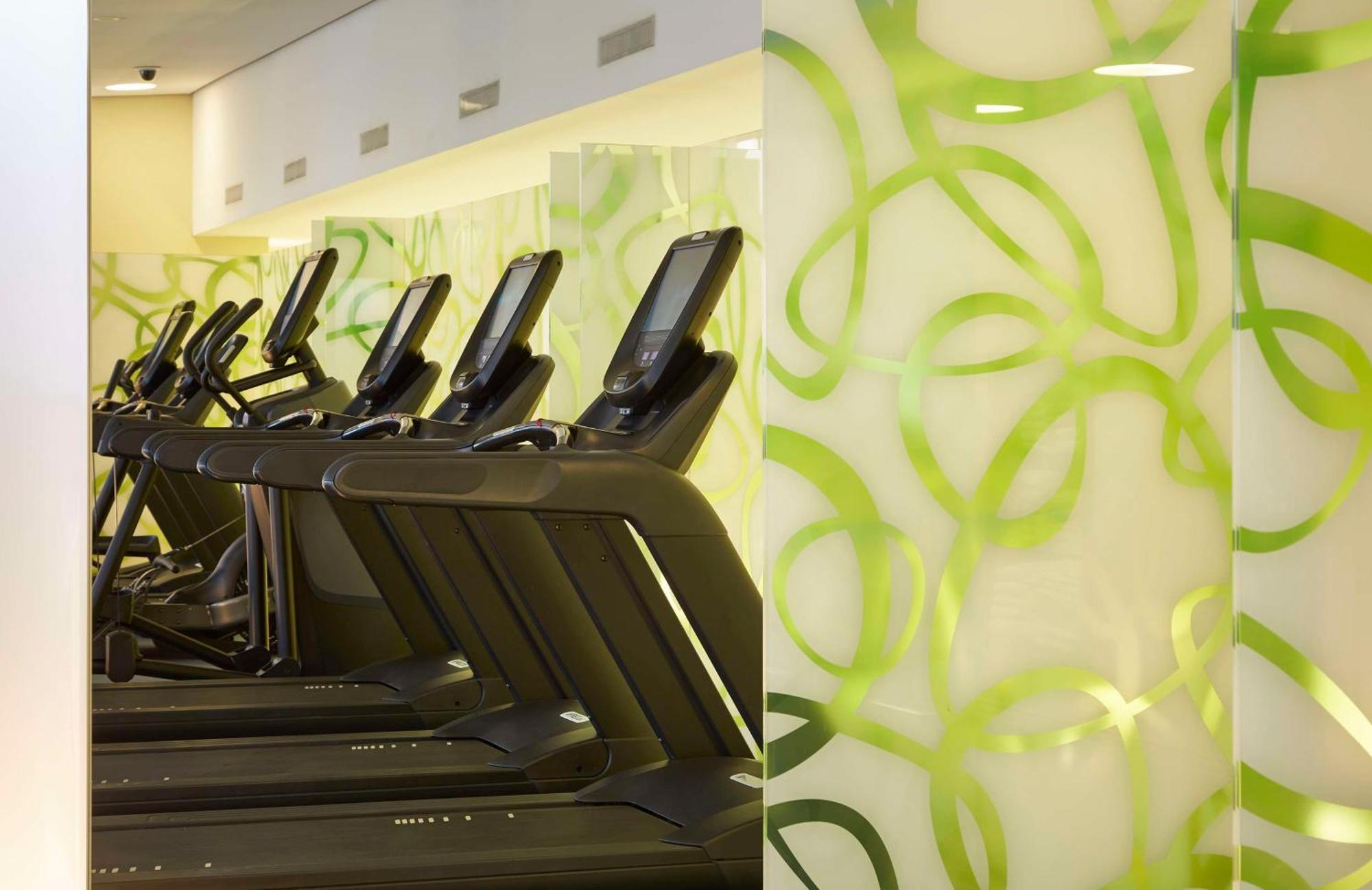 Отель Hilton Frankfurt Airport 4*