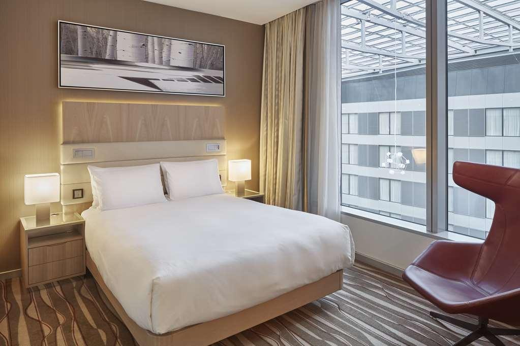 Hilton Frankfurt Airport Отель Франкфурт-на-Майне