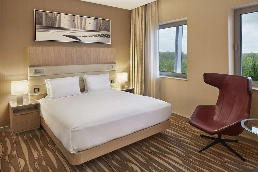 Hilton Frankfurt Airport Отель
